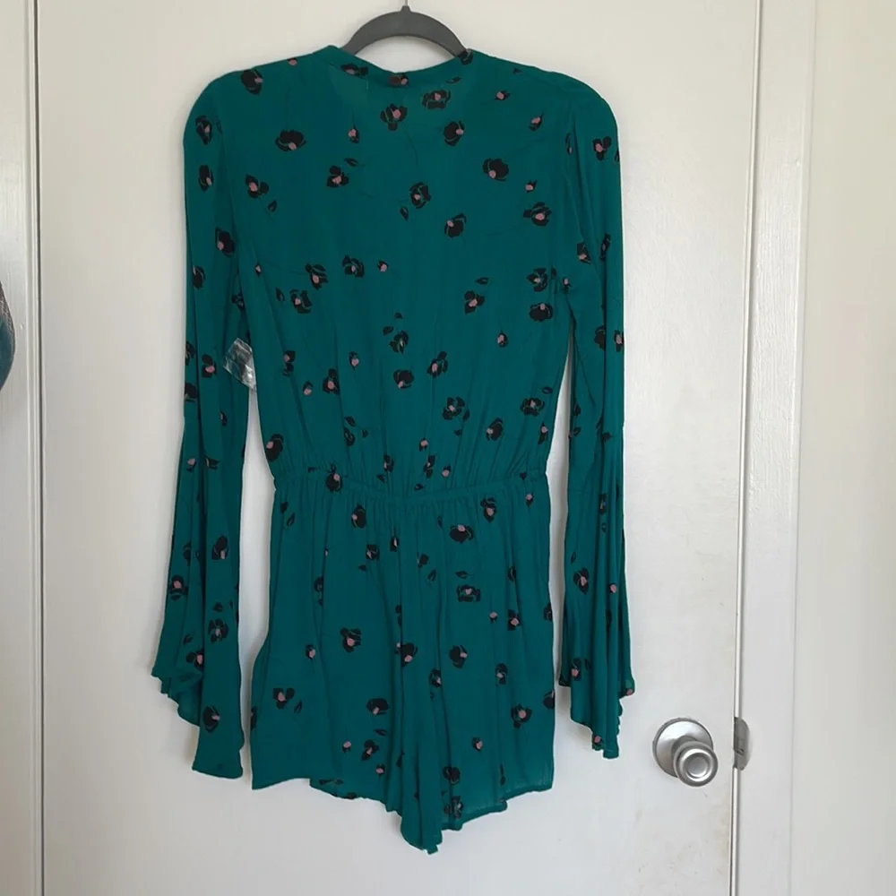☀️BILLABONG button down romper☀️ - Picture 3 of 3